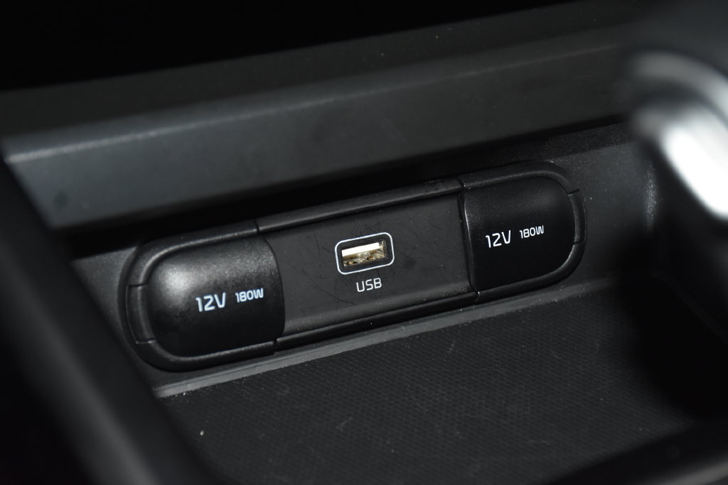Used 2025 Kia Soul LX w/ LX Technology Package FWD image 22