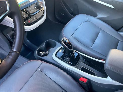 Used 2019 Chevrolet Bolt Premier w/ Infotainment Package image 7