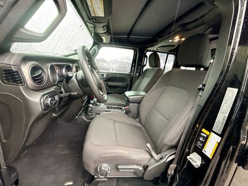 Used 2023 Jeep Wrangler Sport image 23
