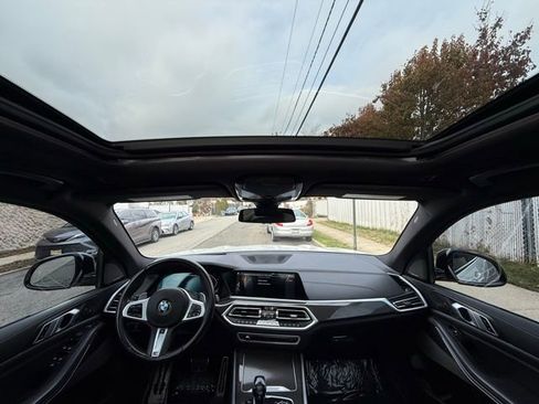 Used 2021 BMW X5 M50i w/ Premium Package image 32