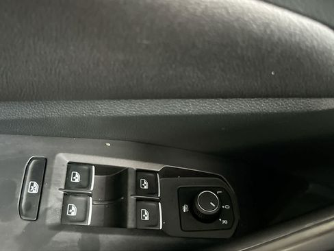 Used 2025 Volkswagen Jetta Sport FWD image 17