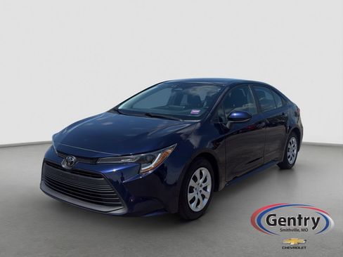 Used 2024 Toyota Corolla LE FWD image 1