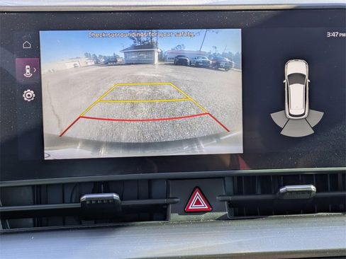 Used 2024 Kia Sportage EX image 25