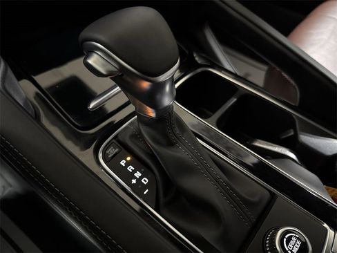 Used 2024 Kia Telluride EX w/ EX Captain's Chair Package image 17