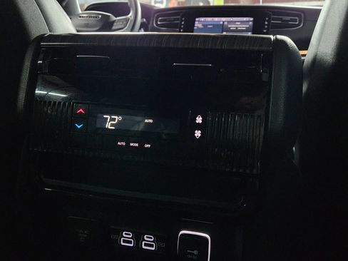 Used 2023 Jeep Wagoneer L Series II image 22