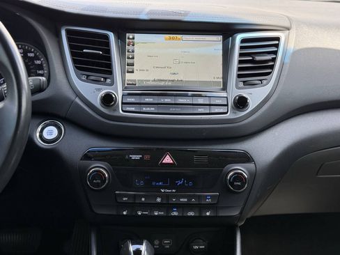 Used 2016 Hyundai Tucson Limited FWD image 17