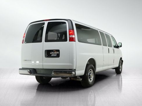 Used 2025 Chevrolet Express 3500 LT w/ LT Preferred Equipment Group RWD image 7