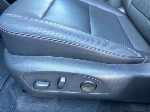 Used 2025 Chevrolet Traverse Z71 AWD/4WD image 12