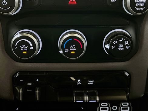 Used 2019 RAM 1500 Big Horn image 11