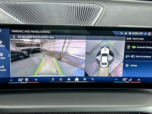 Used 2025 BMW 230i Coupe w/ Premium Package image 19