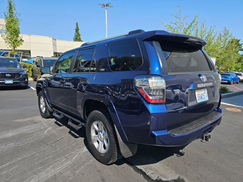 Used 2022 Toyota 4Runner SR5 Premium w/ Moonroof Package AWD/4WD image 5