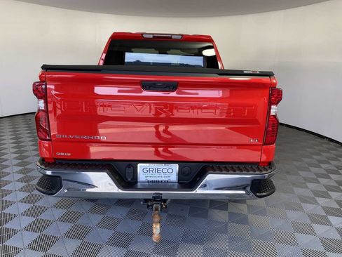 Used 2022 Chevrolet Silverado 1500 LT AWD/4WD image 7