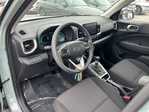 Used 2026 Hyundai Venue SE FWD image 11