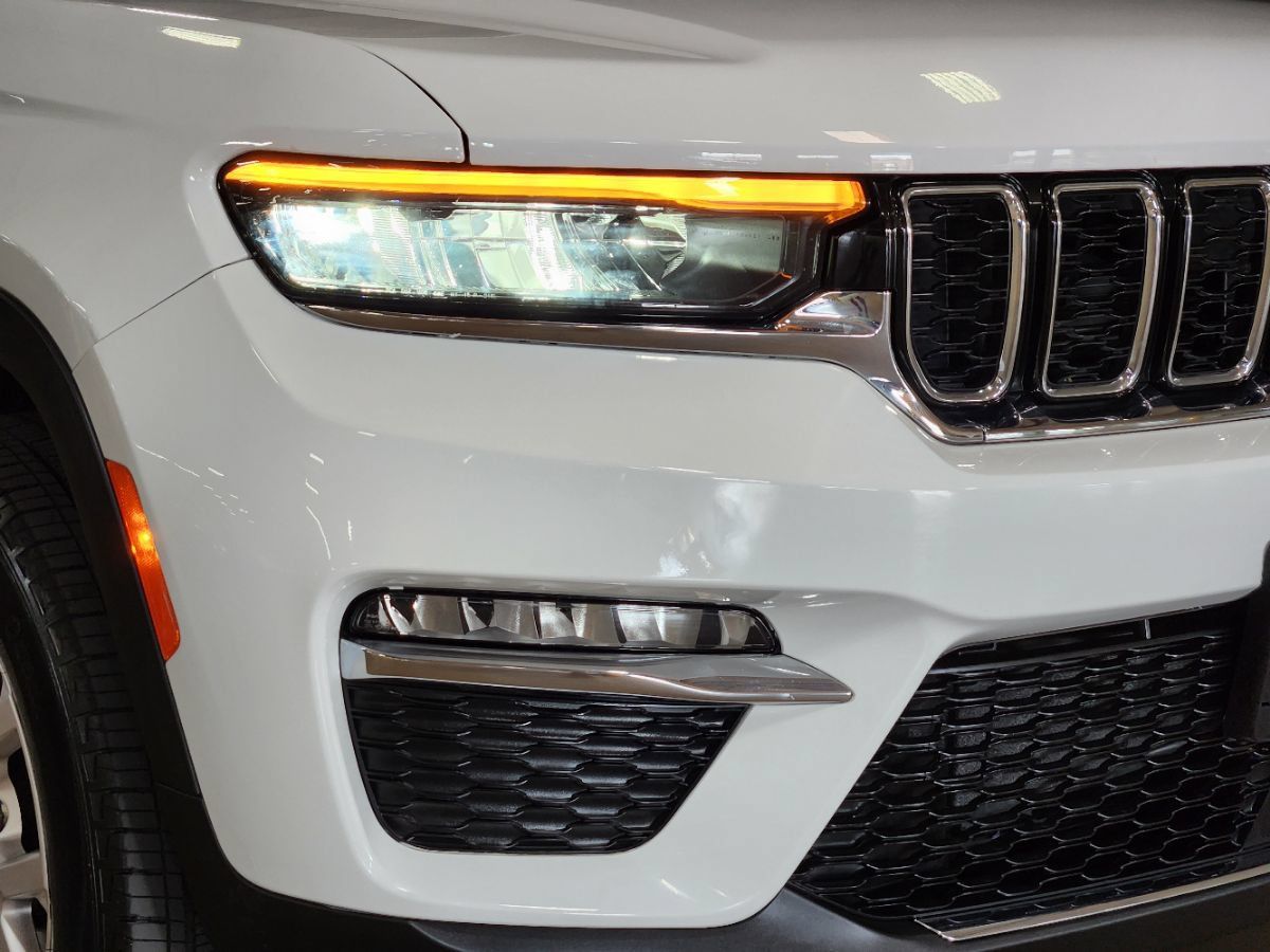 Used 2022 Jeep Grand Cherokee Limited RWD image 13