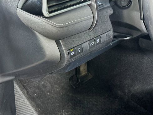 Used 2018 Toyota Camry XSE image 10