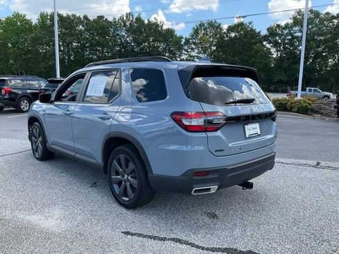 Used 2025 Honda Pilot Sport image 23