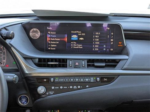 Certified 2021 Lexus ES 300h w/ Premium Package image 19