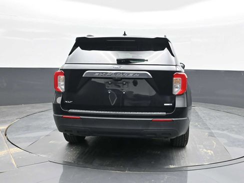 Used 2020 Ford Explorer XLT image 7