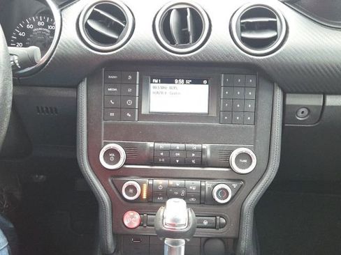 Used 2019 Ford Mustang Coupe image 23