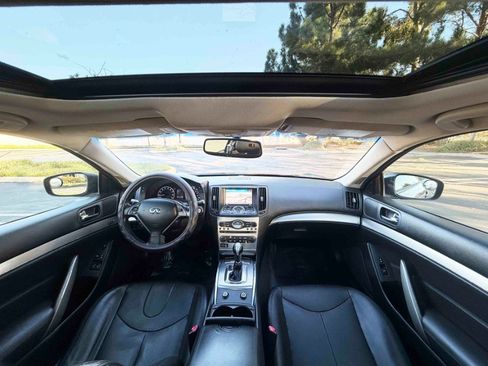 Used 2011 INFINITI G37 Journey w/ Premium Pkg image 16