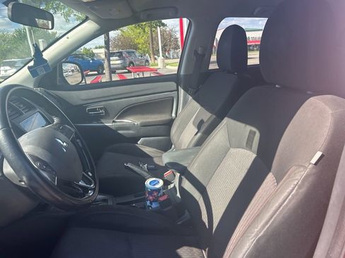 Used 2019 Mitsubishi Outlander Sport SE FWD image 4