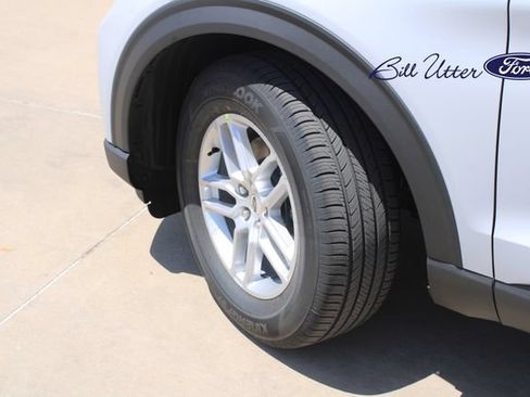 New 2026 Ford Explorer Active RWD image 5