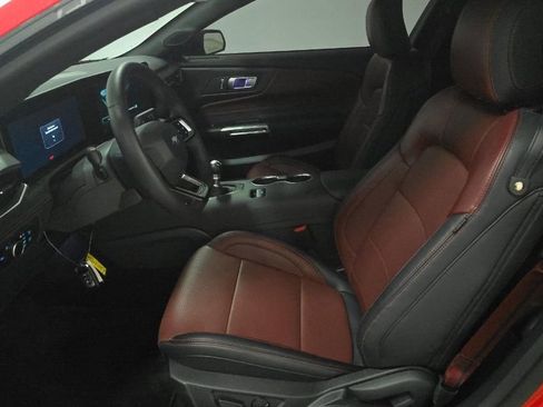 Used 2025 Ford Mustang GT Premium RWD image 8