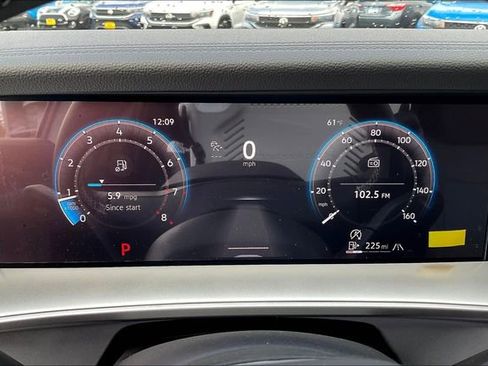 New 2025 Volkswagen Tiguan SE image 20