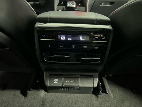 Used 2026 Acura MDX SH-AWD w/ Advance Package image 11