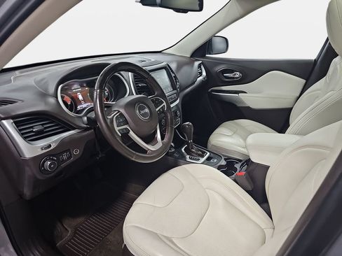 Used 2017 Jeep Cherokee Overland w/ Technology Group AWD/4WD image 18