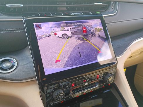 New 2025 Jeep Grand Cherokee Limited AWD/4WD image 17