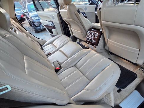 Used 2017 Land Rover Range Rover HSE image 44