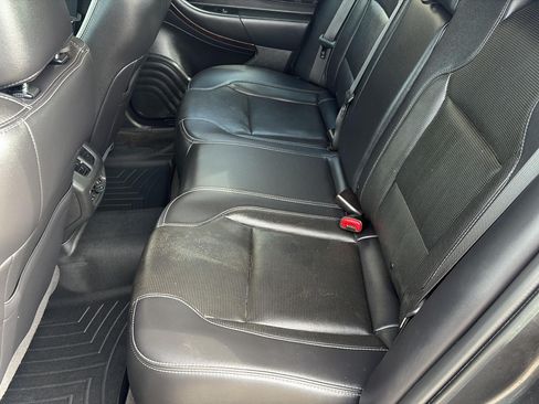 Used 2018 Ford Taurus Limited AWD/4WD image 8