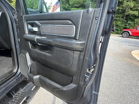 Used 2025 RAM 2500 Big Horn AWD/4WD image 18