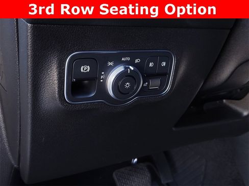 Used 2021 Mercedes-Benz GLB 250 4MATIC w/ Premium Package image 19