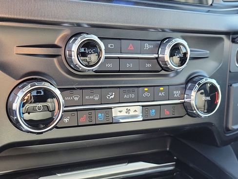 New 2026 Ford F250 Platinum AWD/4WD image 24
