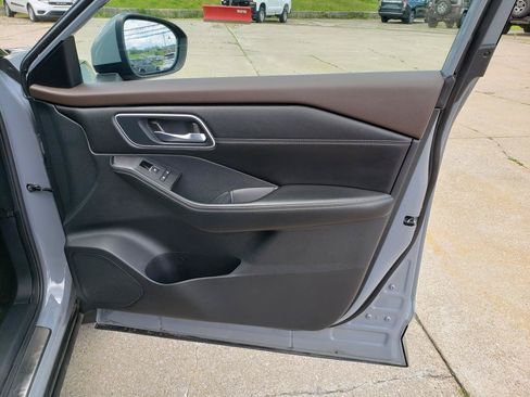 Used 2021 Nissan Rogue Platinum AWD/4WD image 21