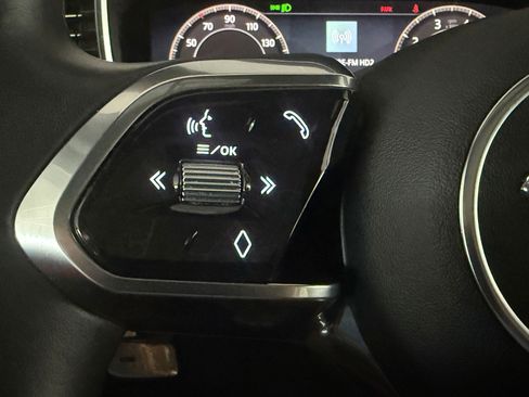 Used 2024 Jaguar F-PACE R-Dynamic S image 15