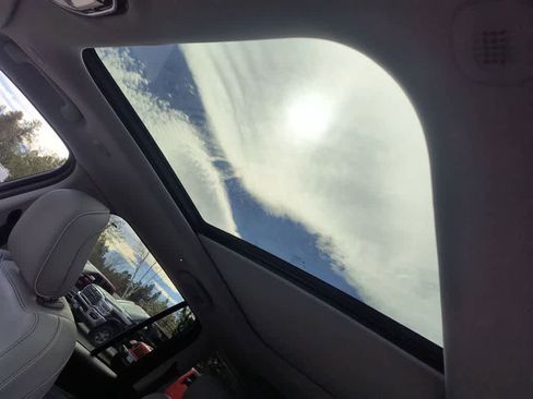 Used 2023 Jeep Grand Cherokee Overland image 22