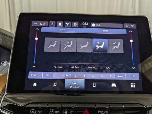 Used 2025 Jeep Compass Limited image 18