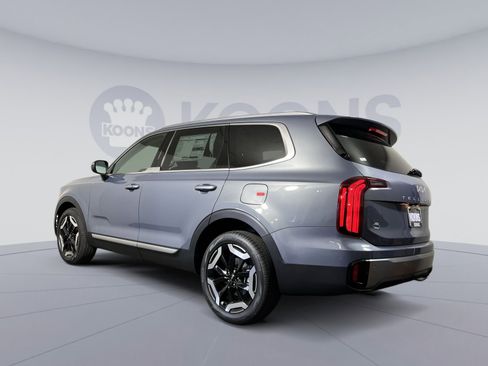 New 2025 Kia Telluride S image 4