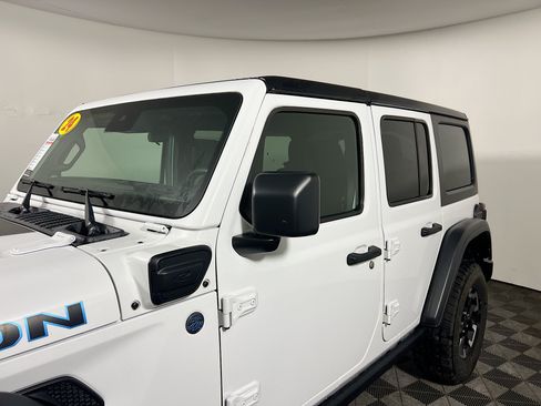 Used 2024 Jeep Wrangler Unlimited Rubicon 4xe AWD/4WD image 12