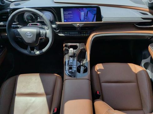 Used 2025 Toyota Crown Signia w/ Advanced Technology Package AWD/4WD image 31