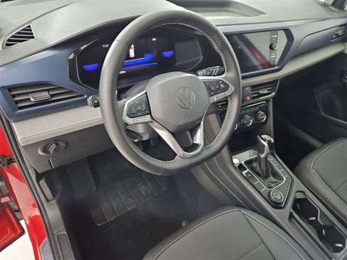 Certified 2024 Volkswagen Taos SE image 2