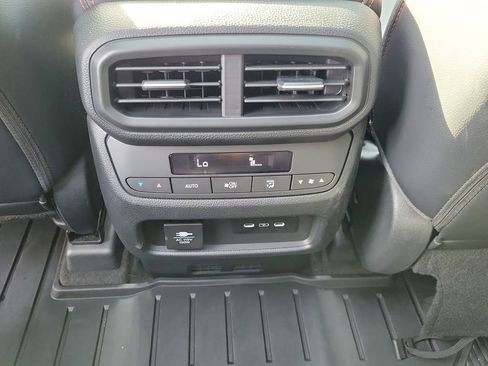 Certified 2025 Honda Pilot TrailSport image 18