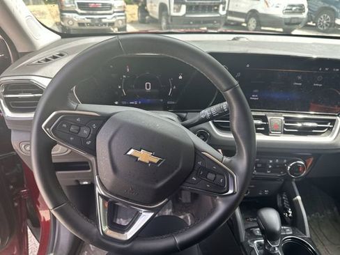 Used 2024 Chevrolet TrailBlazer LT w/ Convenience Package AWD/4WD image 15