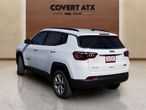New 2026 Jeep Compass Latitude image 3