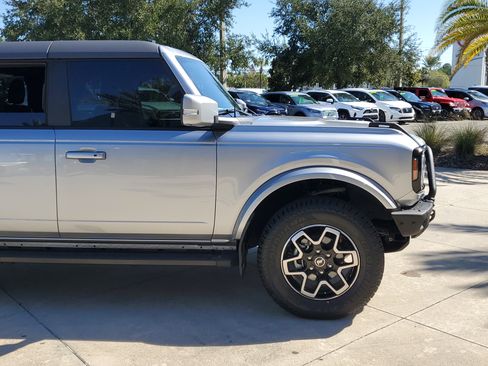 Used 2023 Ford Bronco Outer Banks image 8