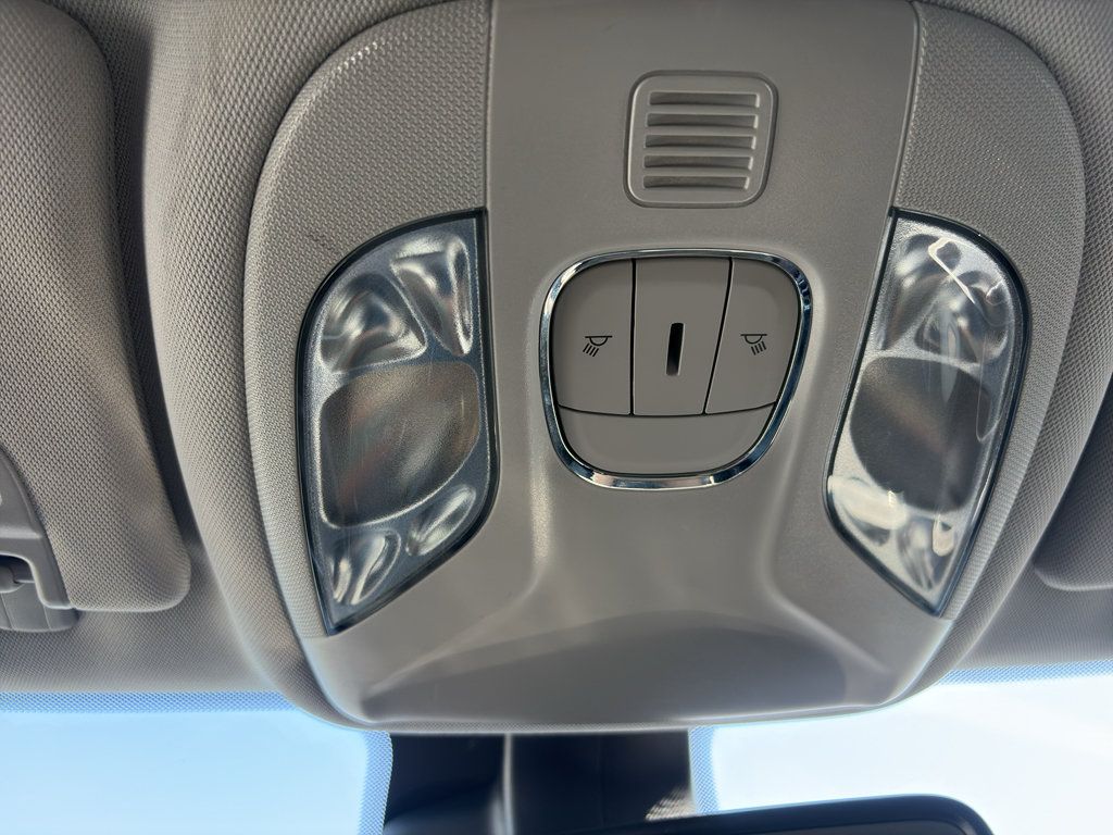 Used 2022 Jeep Compass Trailhawk w/ Trailhawk Convenience Group AWD/4WD image 16