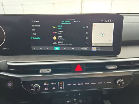 Certified 2024 Kia Sorento SX Prestige w/ Olive Brown Leather Package image 28